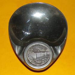 GOUVERNEUR MILITAIRE DE PARIS , CENDRIER , BON ETAT VOIR PHOTOS . POUR TOUT RENSEIGNEMENT ME CONTACT