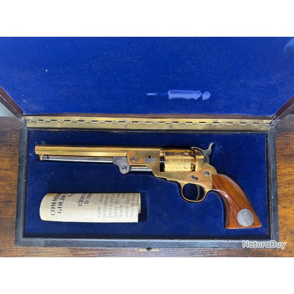POUDRE NOIRE COLT NAVY plaqu� OR