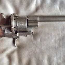 Revolver LEFAUCHEUX 9MM a broche propre mais  MECANISME a RESTAURER
