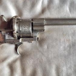 Revolver LEFAUCHEUX 9MM a broche propre mais  MECANISME a RESTAURER
