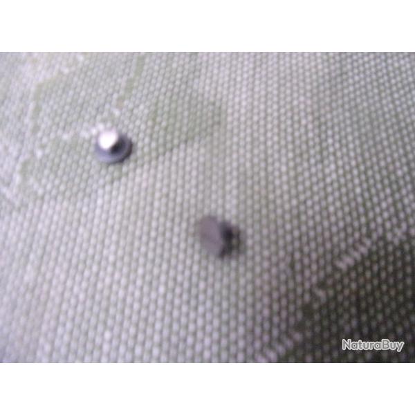 2 vis de m�canisme pistolet 7,65 Le Fran�ais (canon basculant)