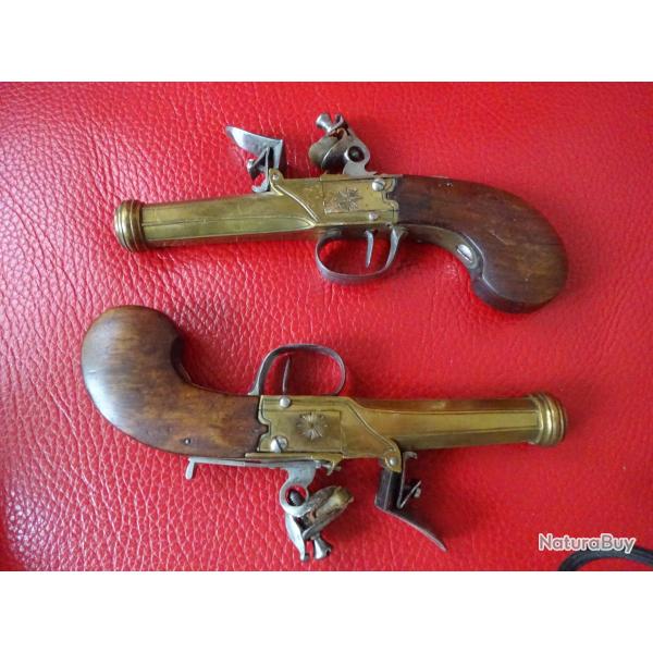 paire de pistolets a silex,marine, fin XVIIIe
