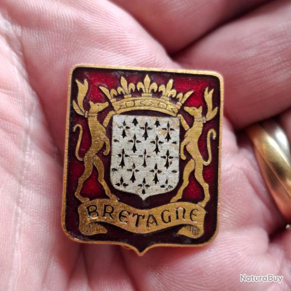 INSIGNE ESCADRON DE BOMBARDEMENT BRETAGNE ( EMAIL GRAND FEU )
