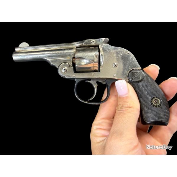 TR�S BEAU HARRINGTON RICHARDSON cal. 32sw short