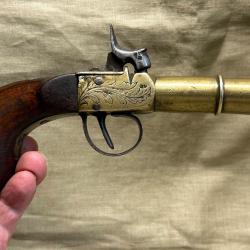Tr&egrave;s beau et tr&egrave;s rare pistolet &agrave; percussion tromblon&eacute; de marine