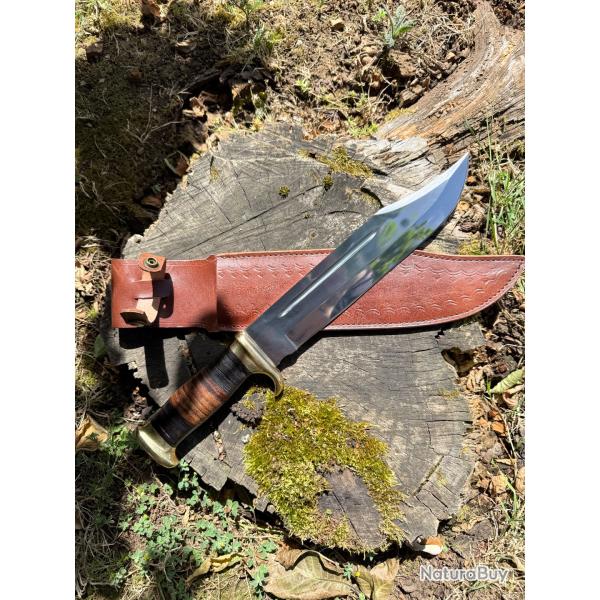 Magnifique couteau, Bowie 40 cm artisanal forg� � la main et son �tui en Cuir