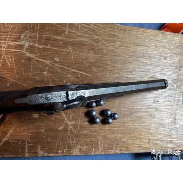 Pistolet dit de duel � percussion d'�poque 19� � Poudre noire