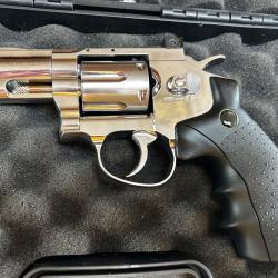 Colt S25 Umarex . &Eacute;tat quasi neuf. Val.4,5 3Joules. Billes et plombs. 6 douilles livr&eacute; en Mallette.
