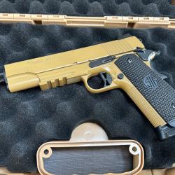 Colt 1911 Sig Sauer SCORPION Emperor. &Eacute;tat quasi neuf. Cal 4,5 billes 3J. Livr&eacute; en Mallette Sig