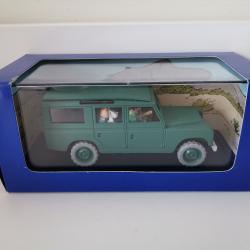 La Land Rover du G&eacute;n&eacute;ral Tapioca de Tintin et les Picaros 1/43