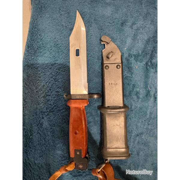 Ba�onnette AK 47, au m�me num�ro en tbe
