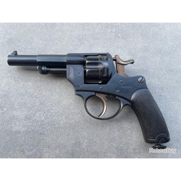 Tr�s beau revolver r�glementaire mod�le 1874