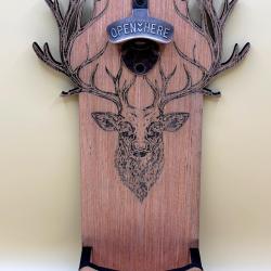 D&eacute;capsuleur mural artisanal &laquo; Chasse &raquo; - T&ecirc;te de cerf