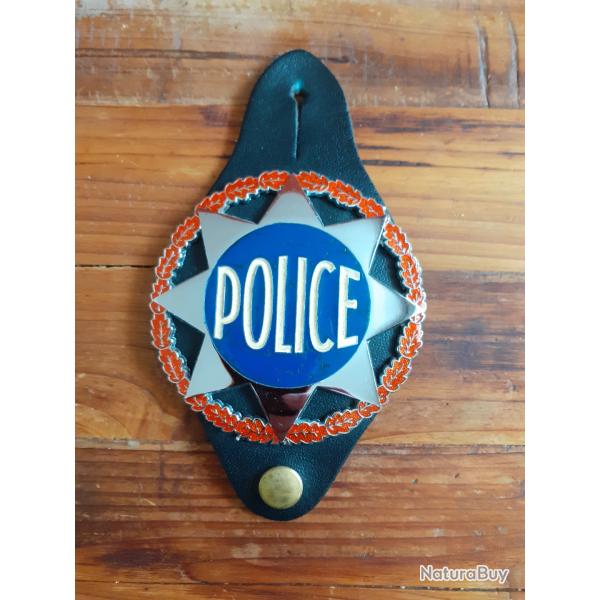 ANCIENNE PLAQUE DE POLICE EN METAL (OBSOLETE)