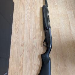 Une fusil semi automatique calibre 12
