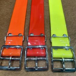 Collier chien GRAV&Eacute; PERSONNALIS&Eacute; - 65x5cm Jaune, Sur une ligne
