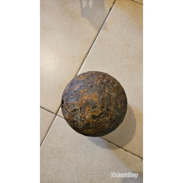 Boulet de canon trouv� � Montesquieu-des-Alb�res Pyr�n�es-Orientales 3.826 kg