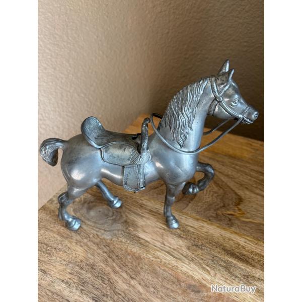 Culture cheval en fer blanc