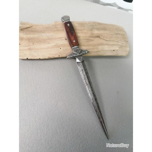 Dague de vertu