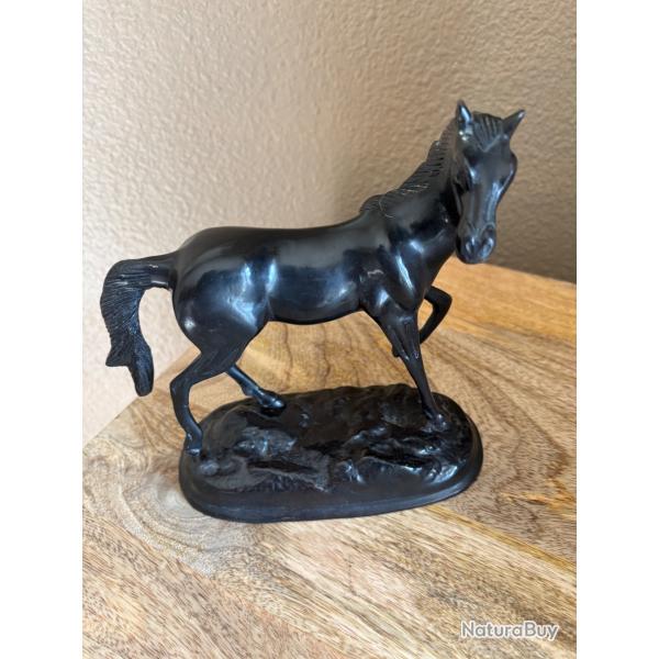 Sculpture cheval au trop en bronze