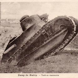 Carte Postale Ancienne - Camp de Mailly. Tank en manoeuvre -N&deg;8253