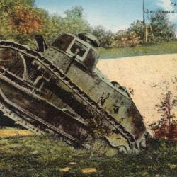 Carte Postale Ancienne - Char d'assaut franchissant un obstacle -N&deg;8254