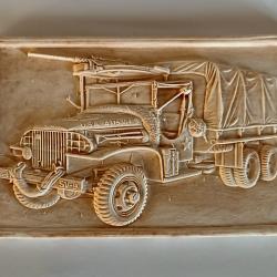 Bas relief GMC avec support