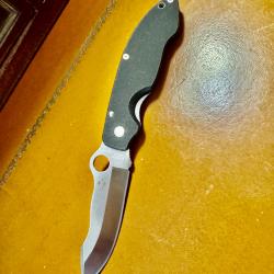 A SAISIR SPYDERCO SCOTT