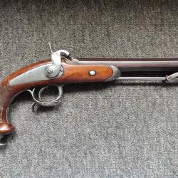 Rarissime pistolet d'officier mod&egrave;le 1833 dat&eacute; 1846 deuxi&egrave;me type avec balancier type anglais