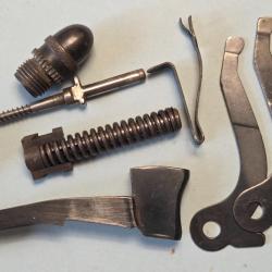 Lot de huit pieces d&eacute;tach&eacute;es pour Le Francais 6,35 TBE
