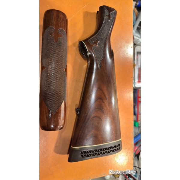 Crosse et devant fusil Remington en bois