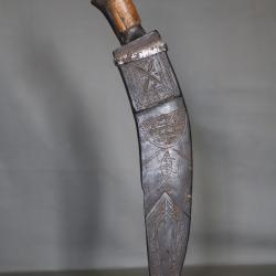 Couteau N&eacute;palais dit kukuri (kukri, khukri) - N&eacute;pal, milieu 20&egrave;me si&egrave;cle