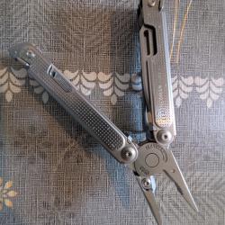 Leatherman free p4 &eacute;tat neuf