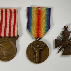 France - Lot Croix de guerre, m&eacute;d. interalli&eacute;e, comm&eacute;morative/Set of 3 medals