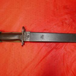 Ba&iuml;onnette de FAMAS premier type DLT 02 80 (lame) et DLT 01 80 (fourreau)