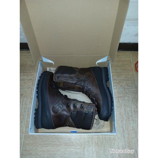 meindl boots UK 8.5 men dovre extreme MFS Neuf