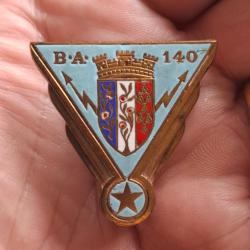 INSIGNE BA 140 BLIDA ( GUERRE ALGERIE - DRAGO - A 502 )