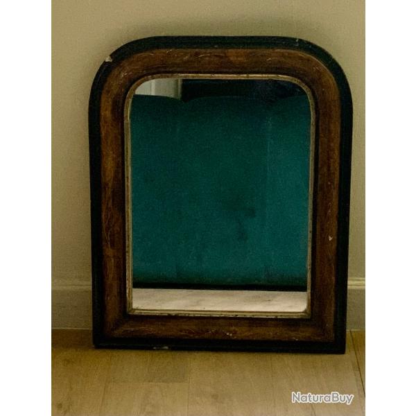 Miroir �poque Louis Philippe ( 1830-1845) D�cor de feuillages grav�s.