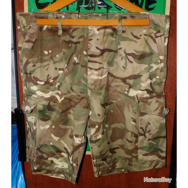 SHORT CAMOUFLE DE COMBAT DE L'O.T.A.N� , 2 POCHES SUR LES COTES +2 POCHES SUR LES CUISSES ET 1 POCHE
