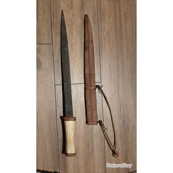 Sabre/ �p�e africaine XXe si�cle