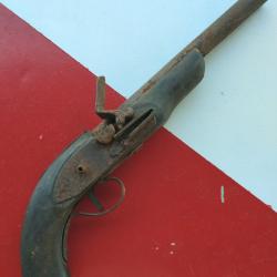 A SAISIR - Pistolet &agrave; silex pour restauration ou pi&egrave;ces (tous les ressorts pr&eacute;sents et fonctionnels)