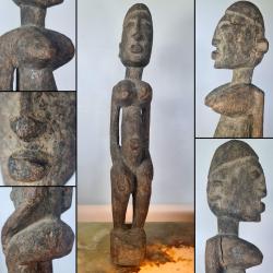 Statue Hogon- Dogon - Mali, Hauteur : 41 cm, largeur : 8 cm