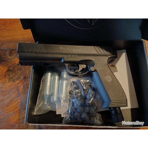 Pistolet gaz vesta d�fense PDW50 hg, puissance 14 joules