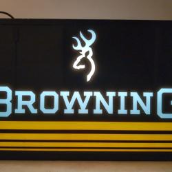 Enseigne publicitaire Browning r&eacute;tro &eacute;clair&eacute;e