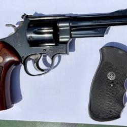 Smith & Wesson Model 27-2 canon 5 pouces tr&egrave;s bon &eacute;tat
