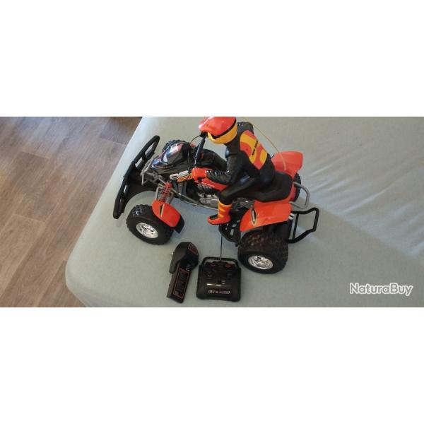 Quad radiocommand� RC vintage collection Futaba kyosho T2M avion bateau