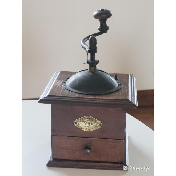 Moulin � Caf� de collection de la marque PEUGEOT & Cie