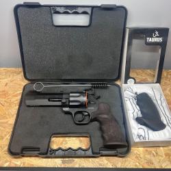 Revolver Taurus 357h raging Hunter