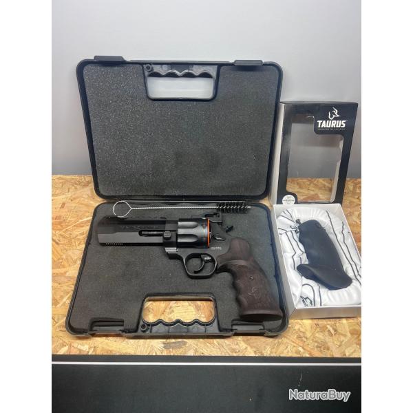 Revolver Taurus 357h raging Hunter