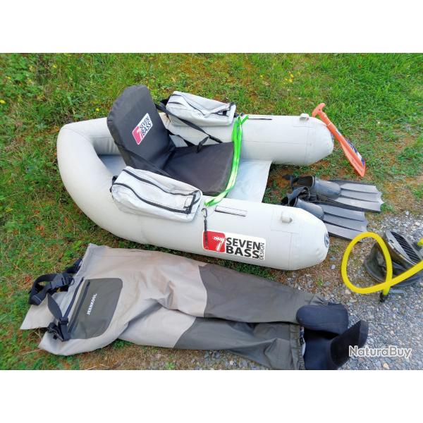 Float tube tres peu servi complet etat neuf